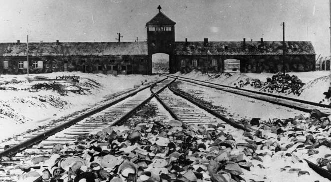 Aushwitz II - Birkenau - brama główna